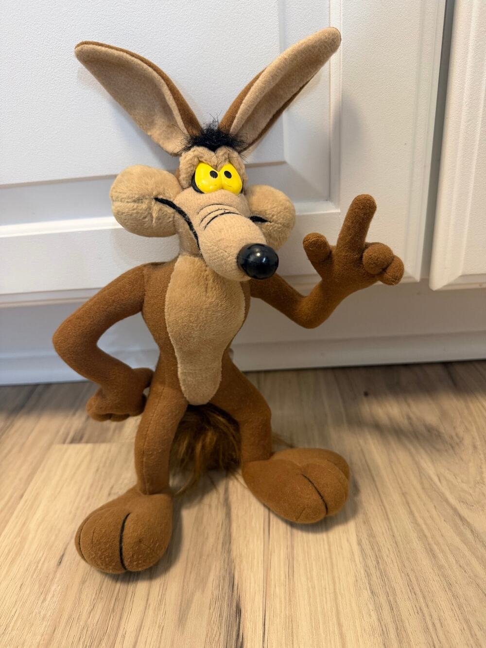 Vintage 1994 Wile E Coyote Plush 12in Toy Looney Tunes TYCO Playtime Inc.